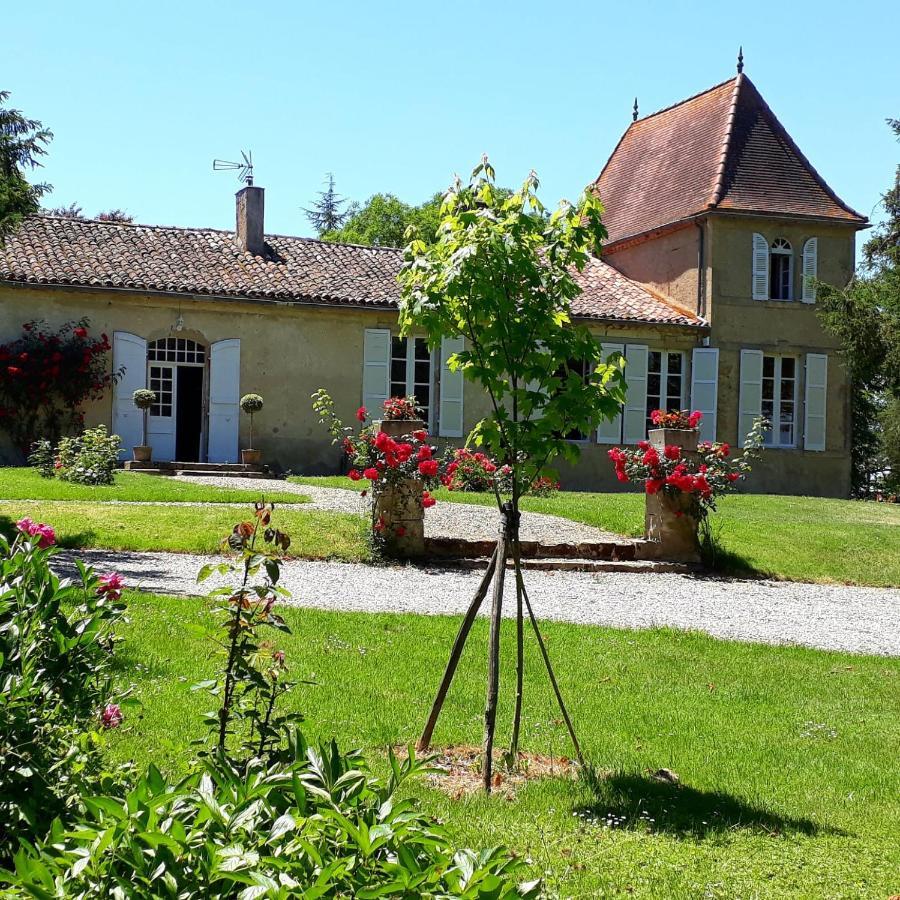 Au Chateau Juillac Exterior photo