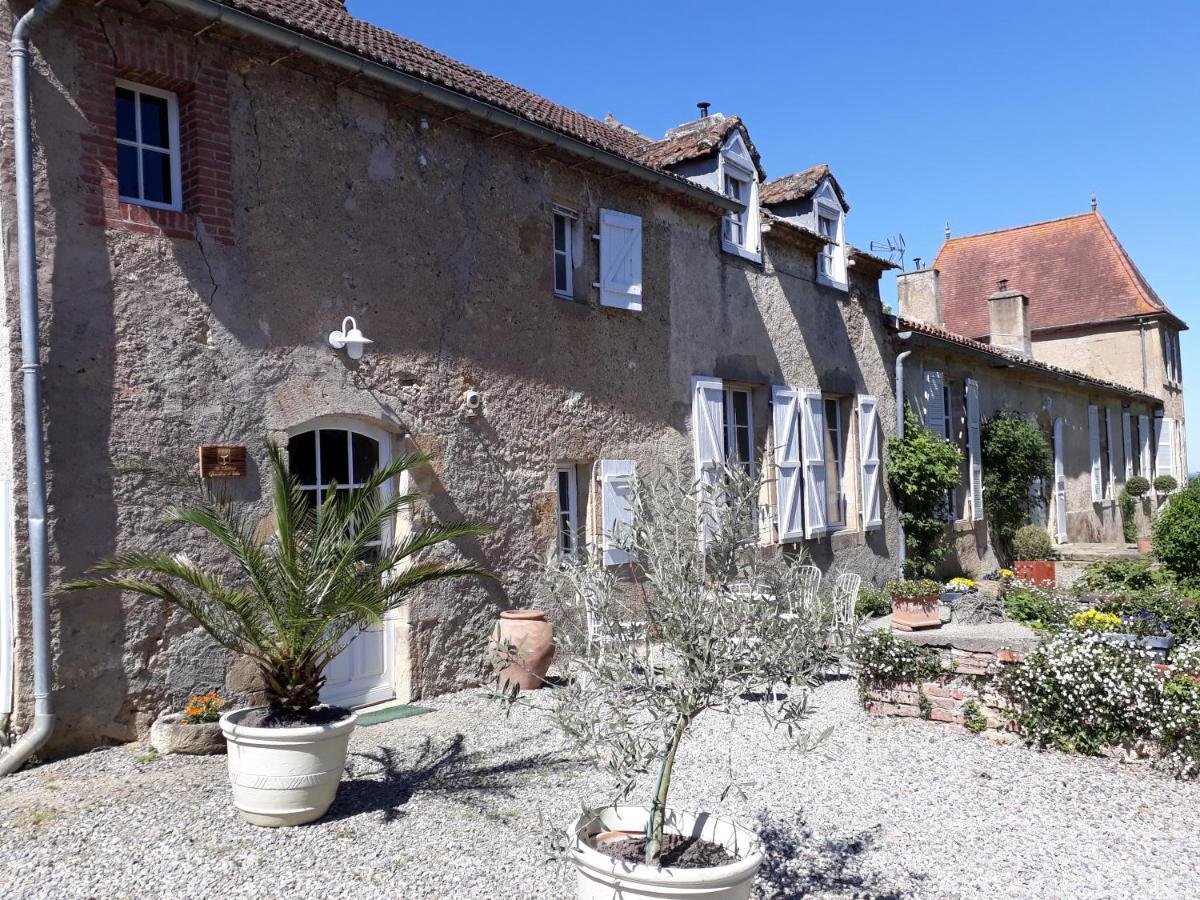 Au Chateau Juillac Exterior photo