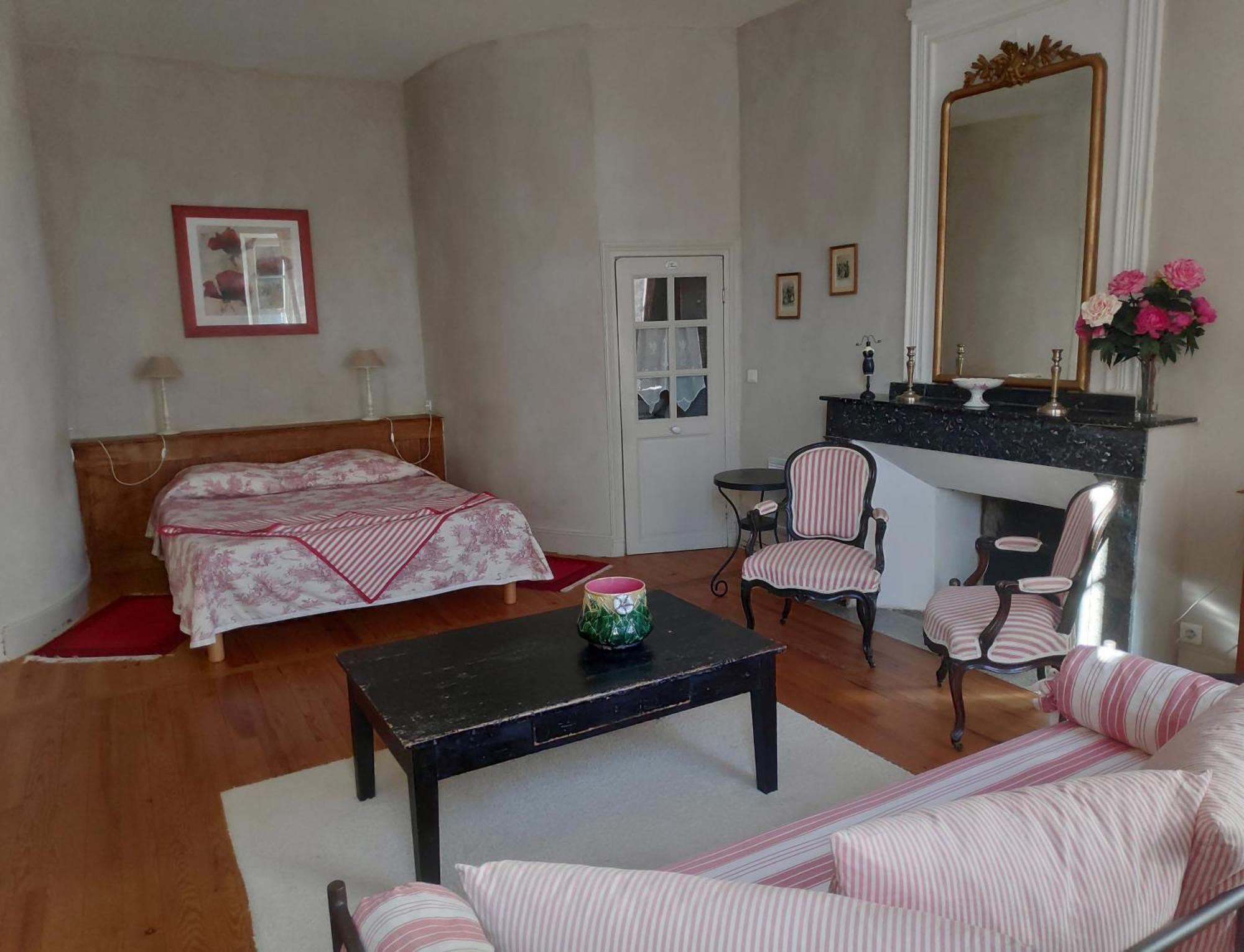 Au Chateau Juillac Room photo